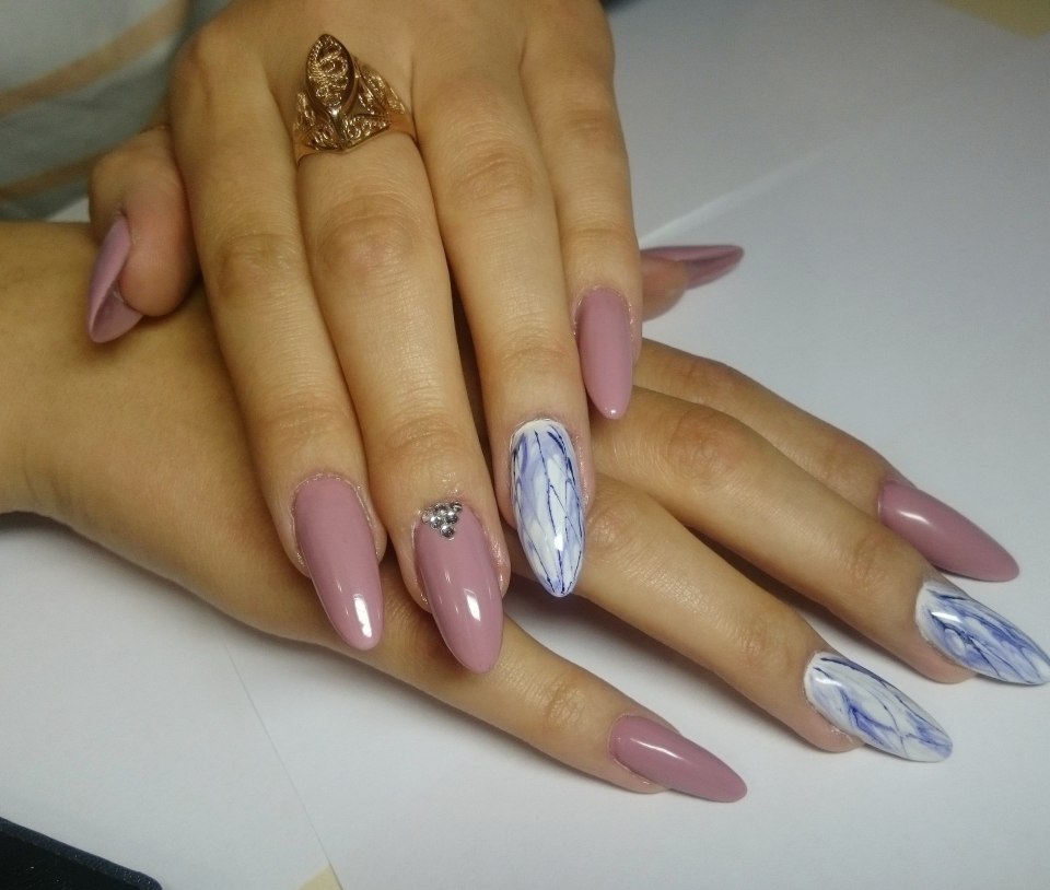 Маникюр на нарощенные ногти