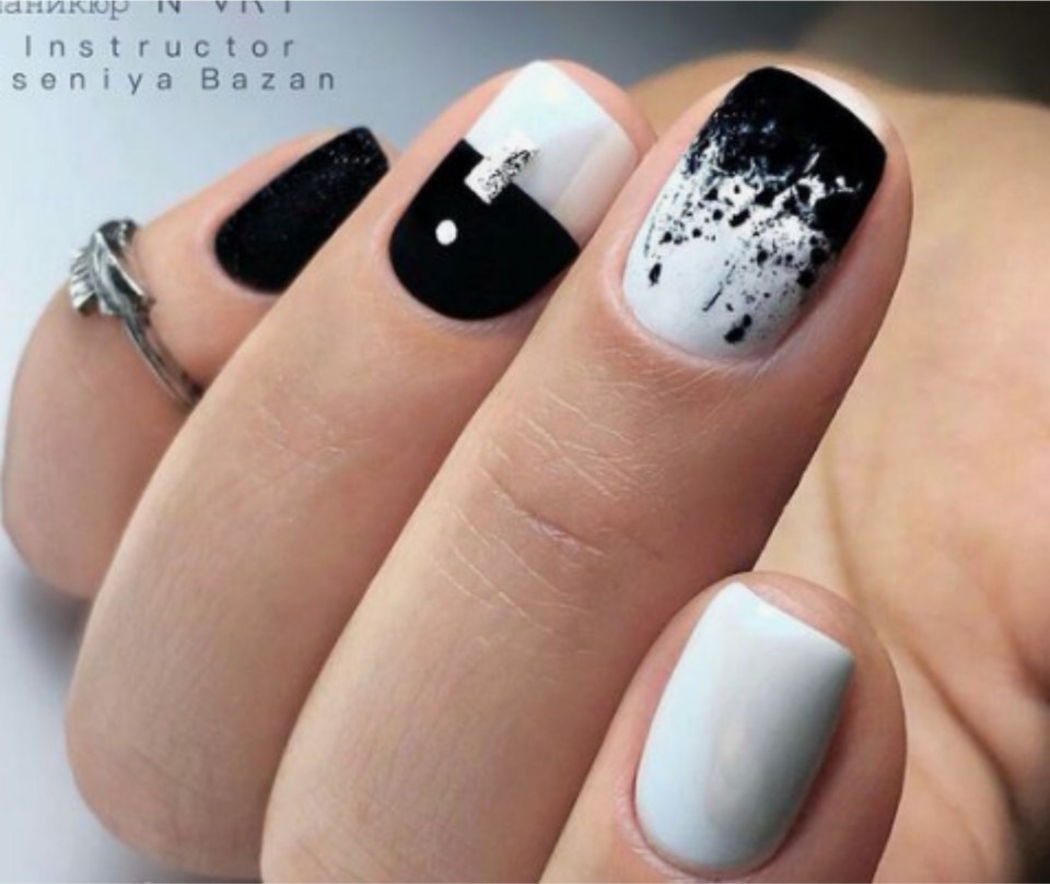 Черно белый маникюр