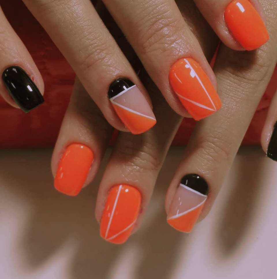 Оранжевый френч миндаль