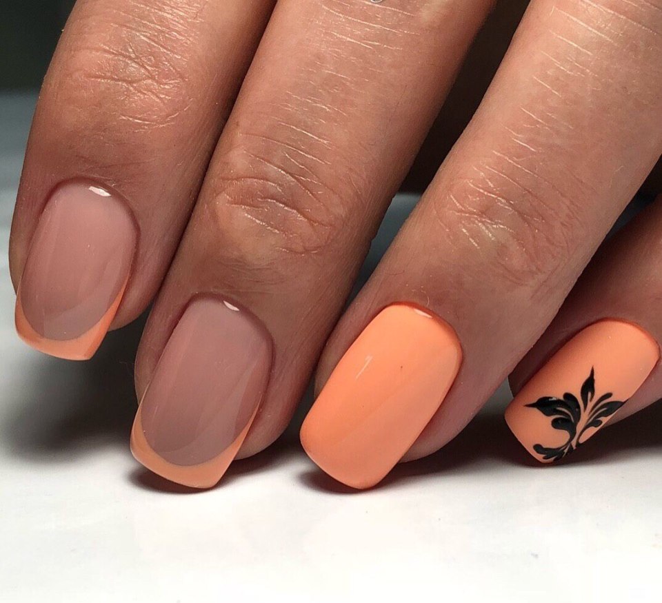 Оранжевый маникюр с леопардом