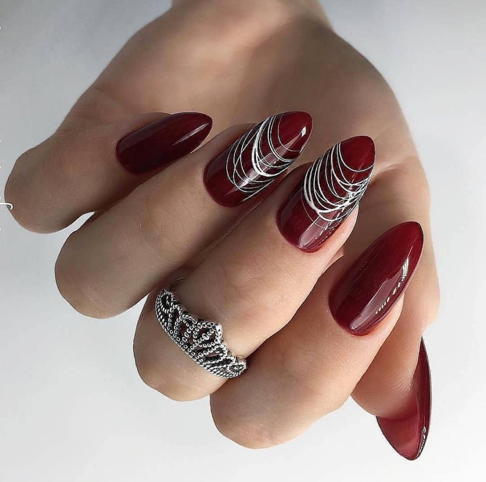 Маникюр с пауком и паутиной