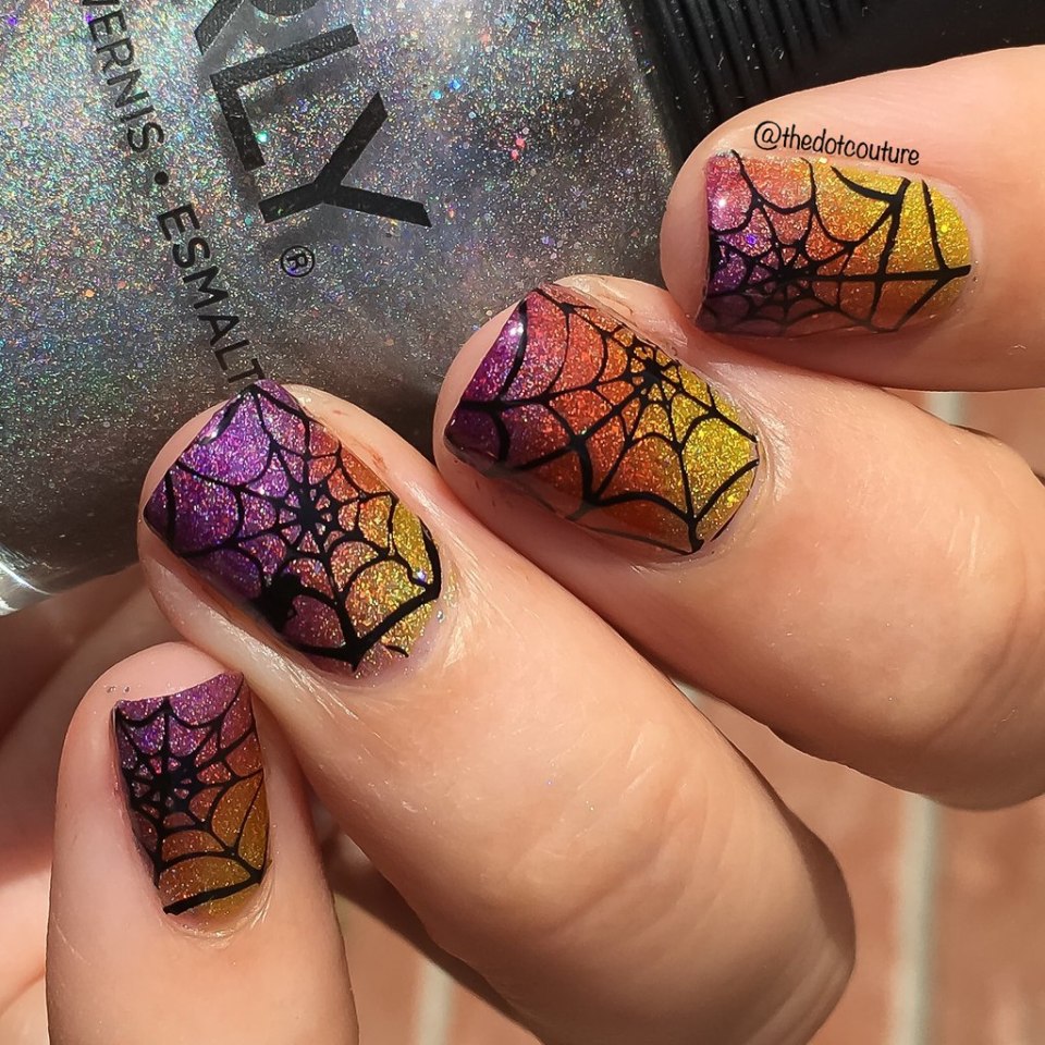 Маникюр бордового цвета