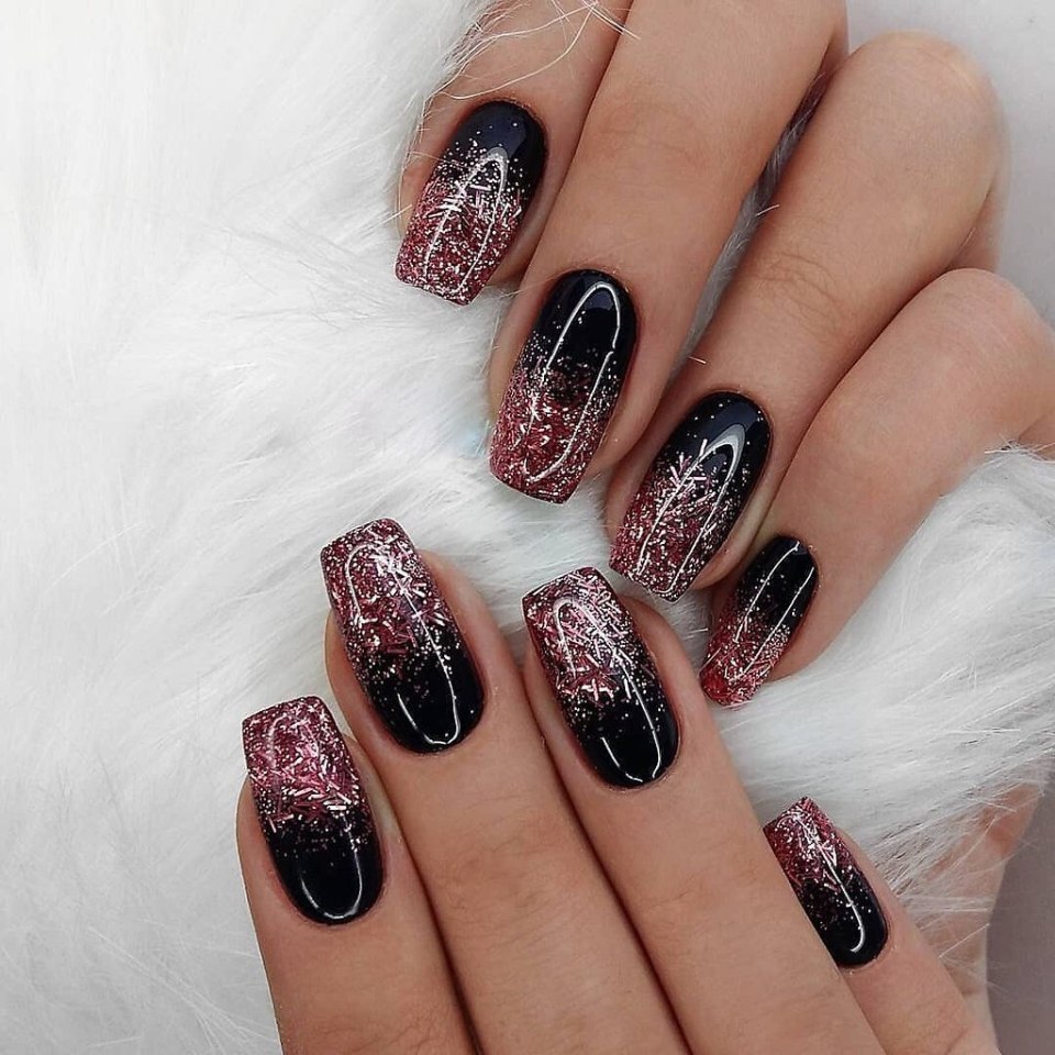 Черно-красный маникюр с паутинкой фото