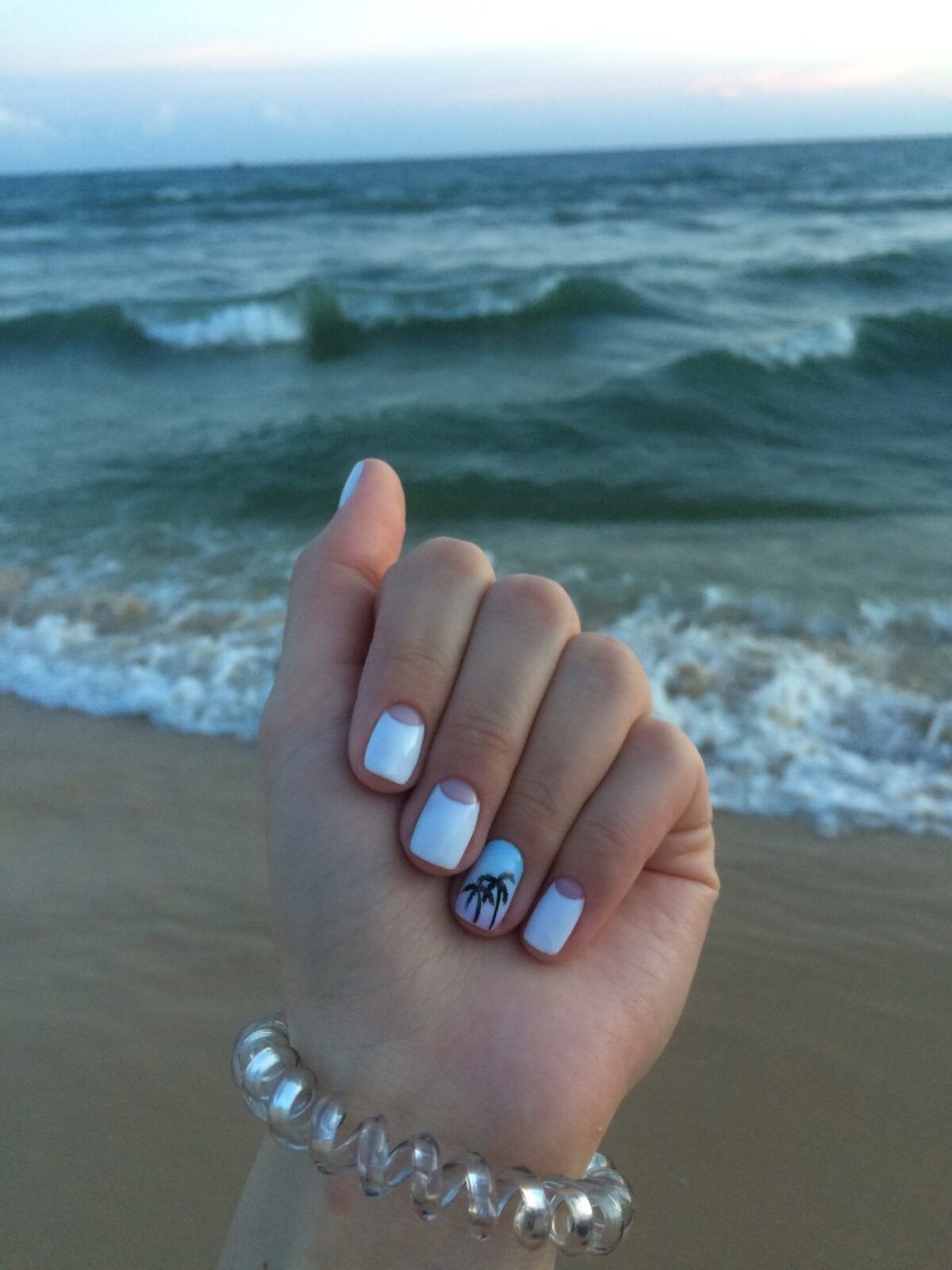 Летние ногти на море