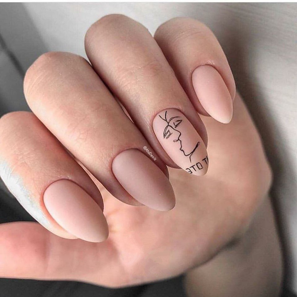 Маникюр на короткие ногти Минимализм