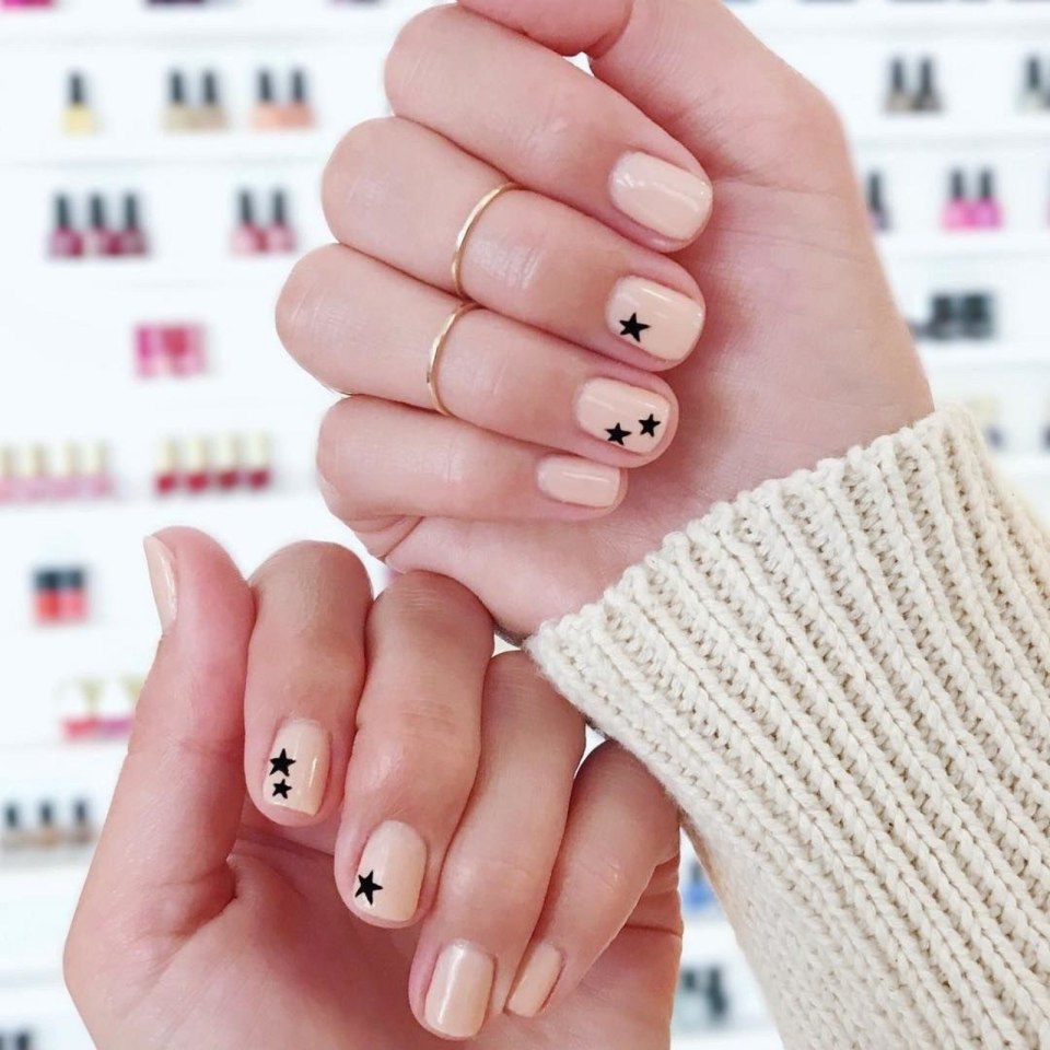 Кружево на ногтях