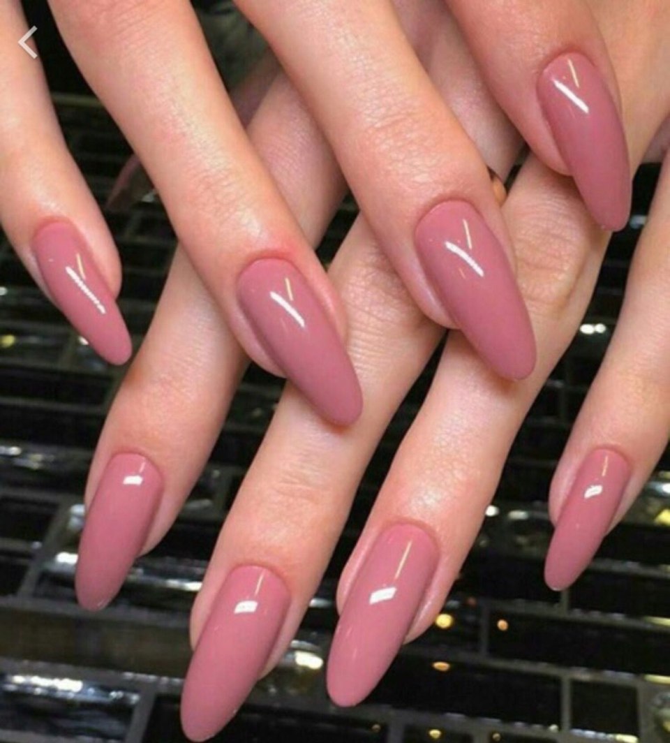 Длинные круглые ногти