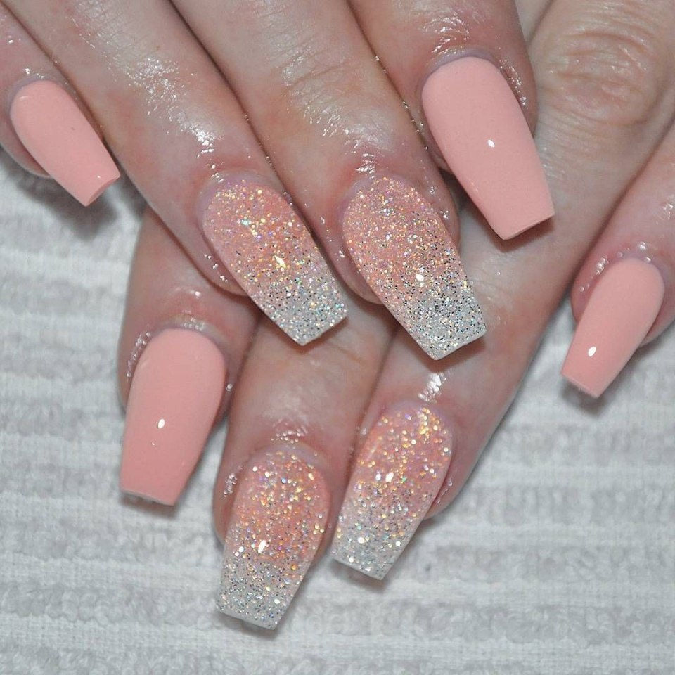 Френч с блестками и стразами