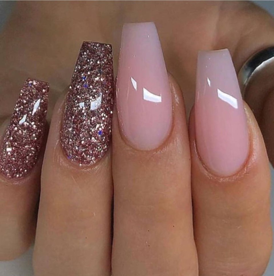 Яркие блестящие ногти