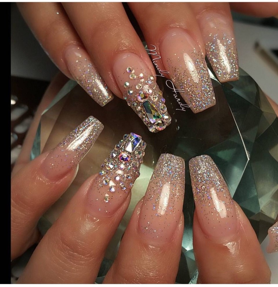 Маникюр блестящий френч