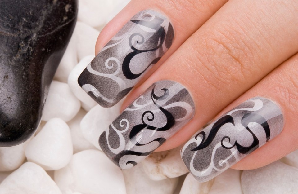 Педикюр с узорами