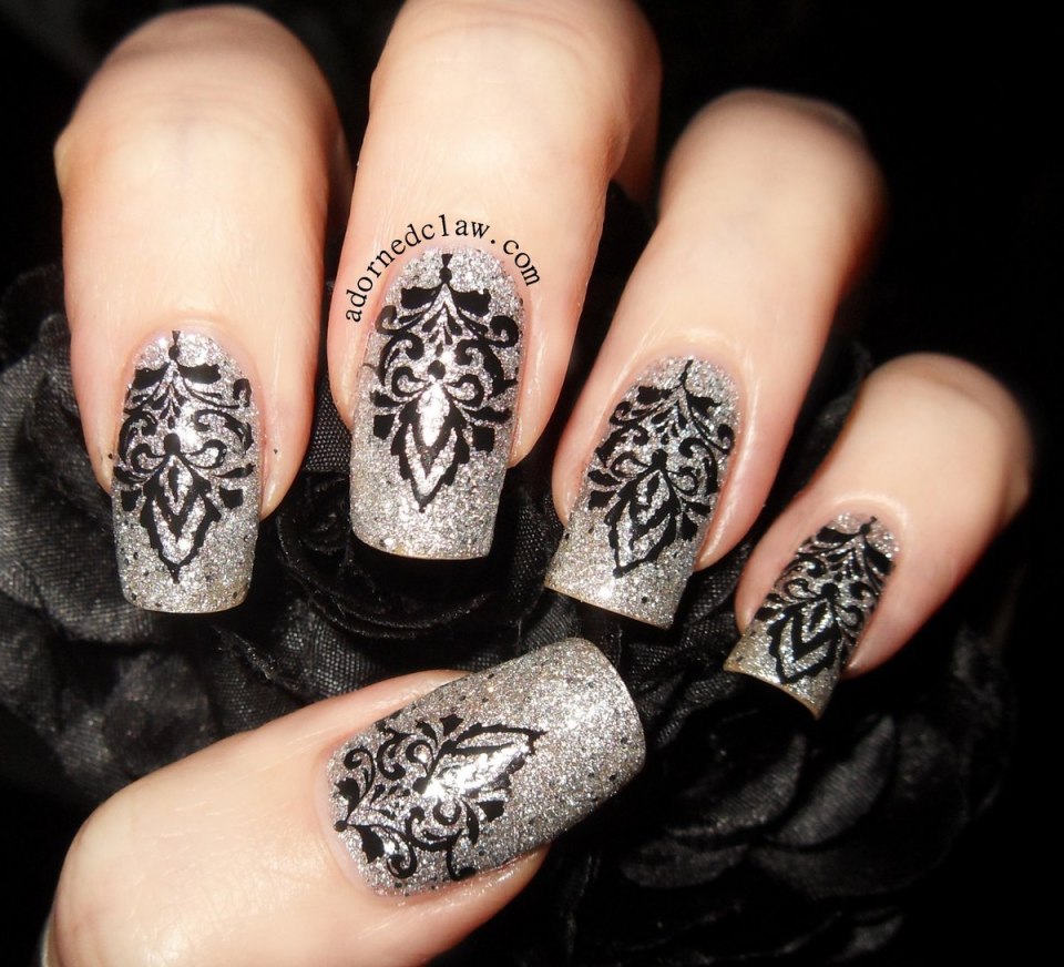 Легкие вензеля на ногтях