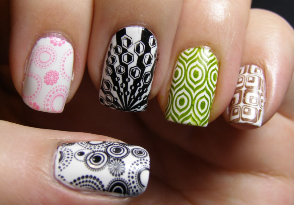 Кружево на ногтях