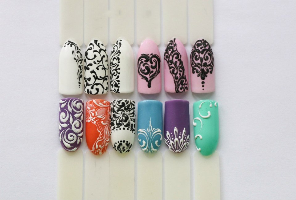 Цветочный орнамент на ногтях