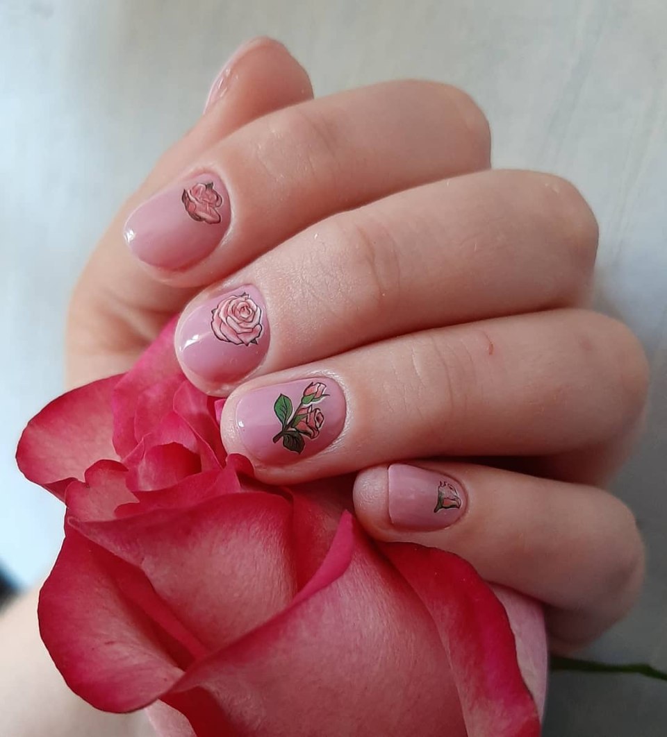 Весенний маникюр для пожилых