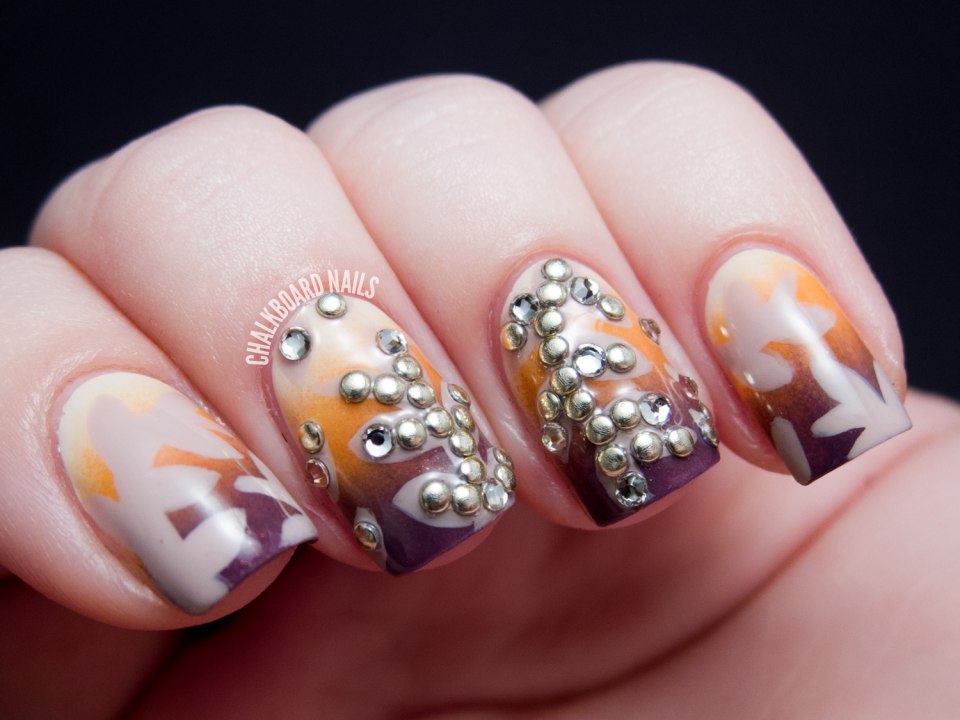 Новогодний маникюр на нарощенные ногти