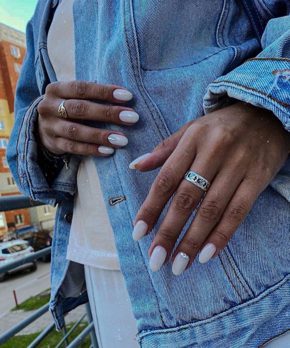 Идеи фото на улице ногтей