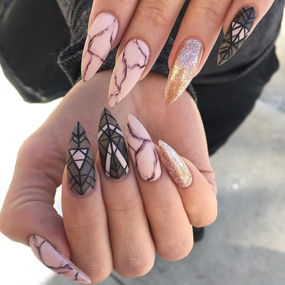 Красивые острые ногти