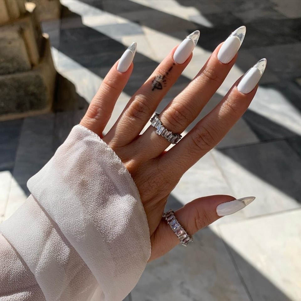 Маникюр на миндальные ногти