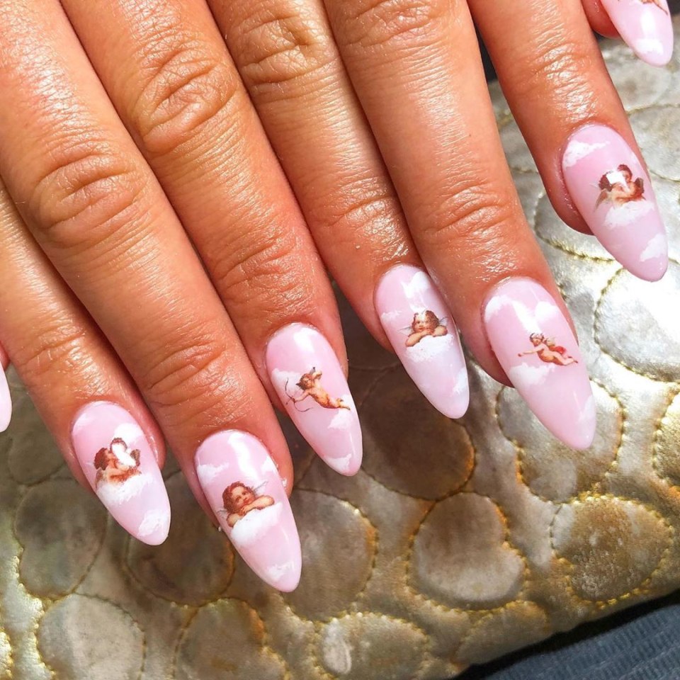 Маникюр с корейскими буквами