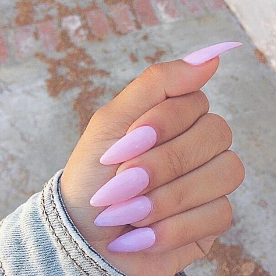 Нюдовый маникюр 2020 миндаль