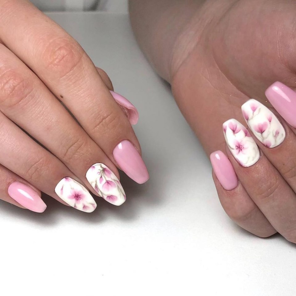 Маникюр летний нежный на короткие френч