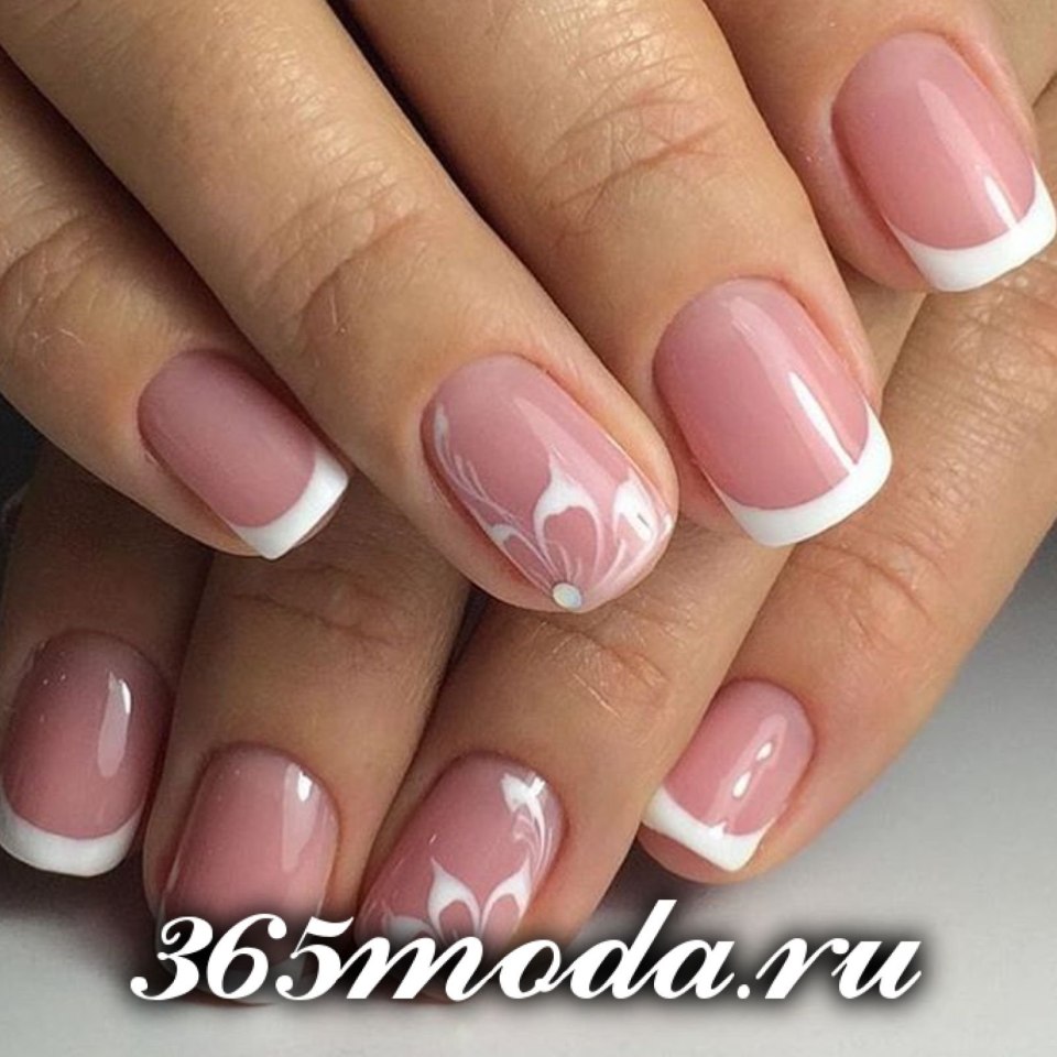 Французский маникюр в пастельных тонах