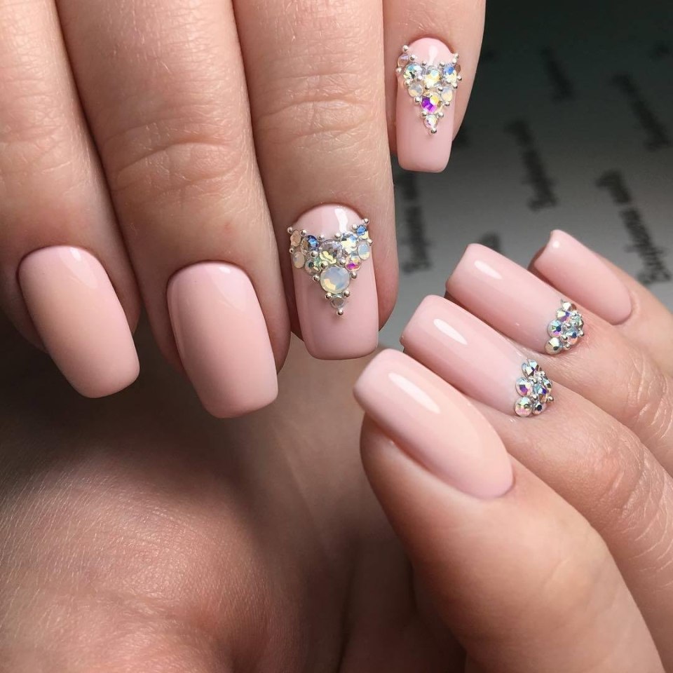 Маникюр с бабочками