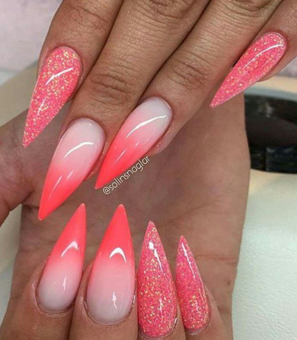 Коралловый френч миндаль