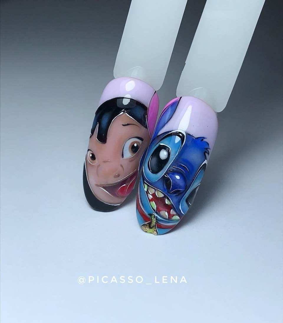 Ногти со стичем