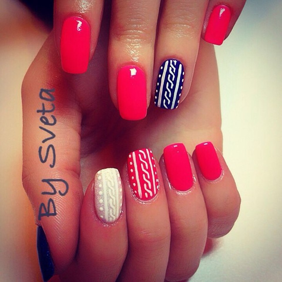 Маникюр красный с черным и белым