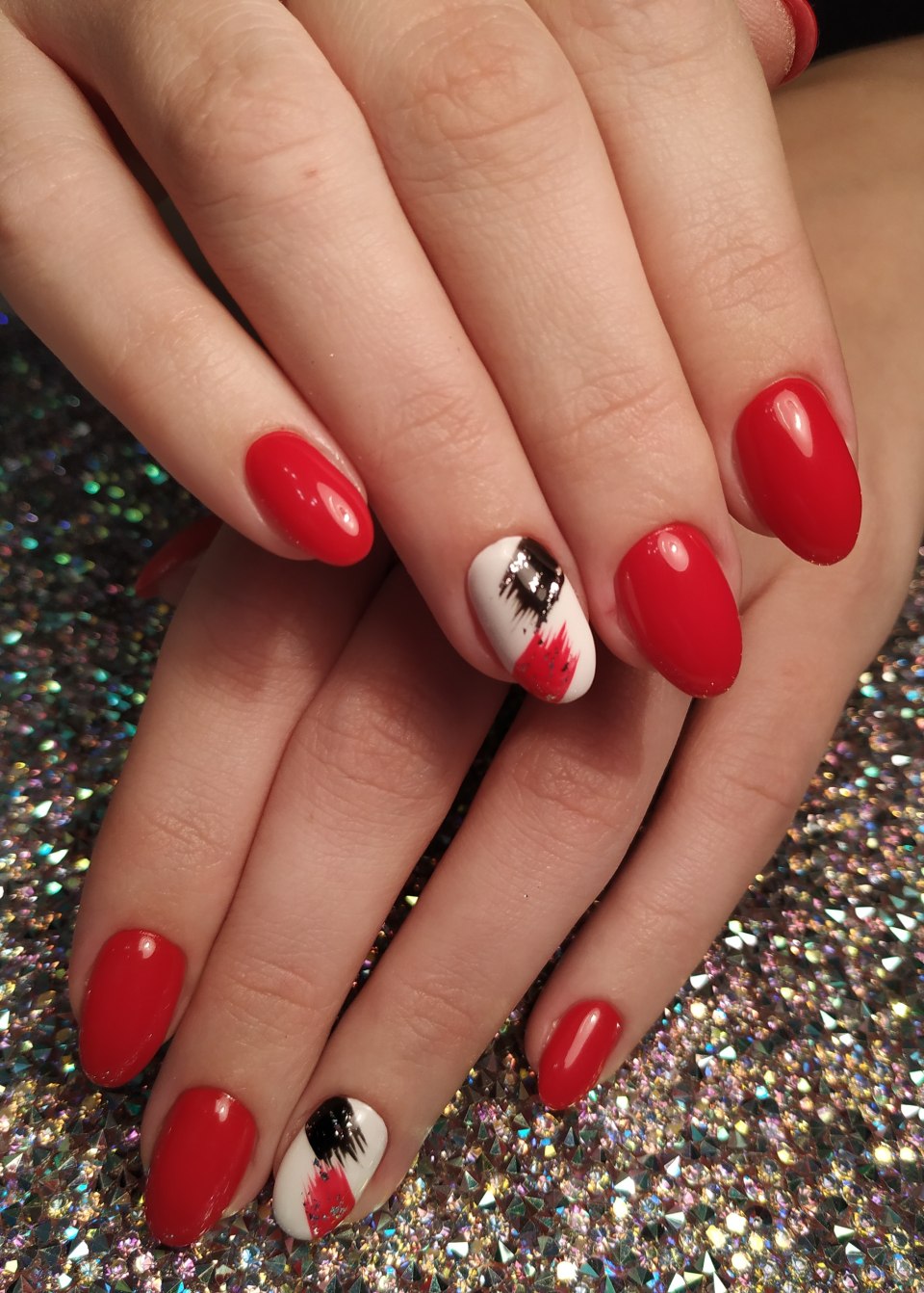 Ногти с сердечками