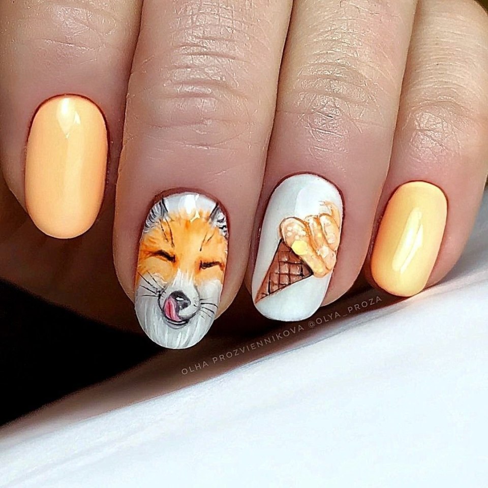 Маникюр с корги