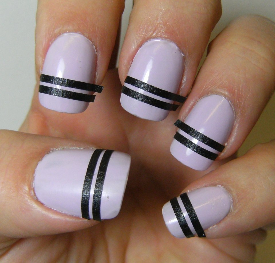 Французский маникюр с полосками