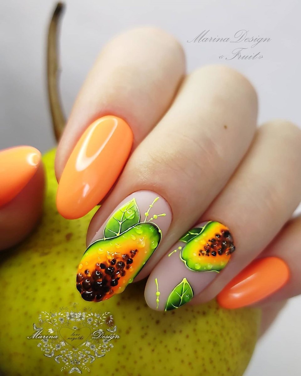 Маникюр с фруктами