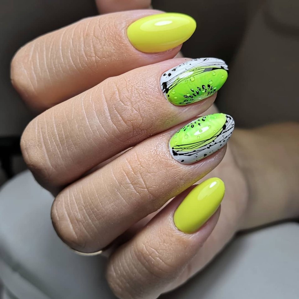 Маникюр дыня