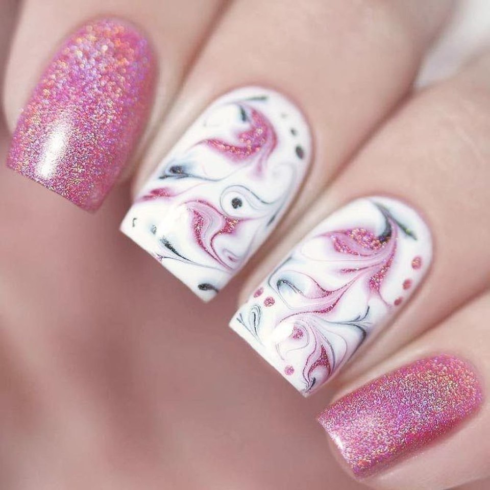 Романтичный маникюр