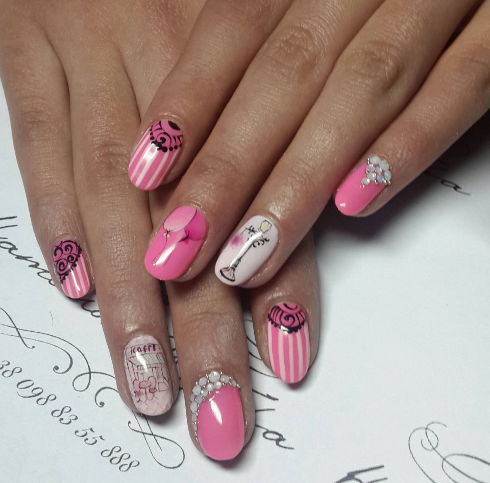 Розовая пантера на ногтях