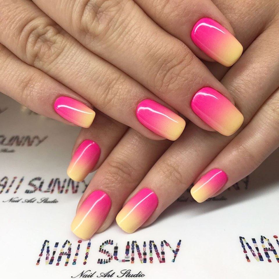 Яркий детский маникюр на короткие ногти