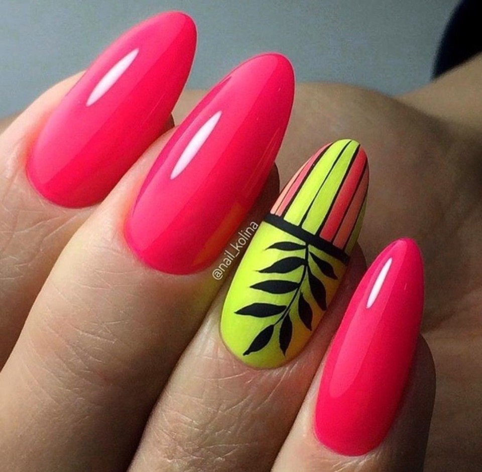 Маникюр 2021 лето новинки желтый