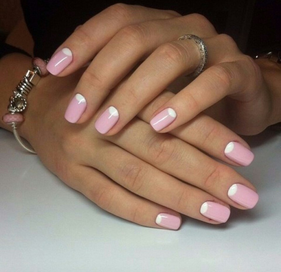 Лунный маникюр розовый