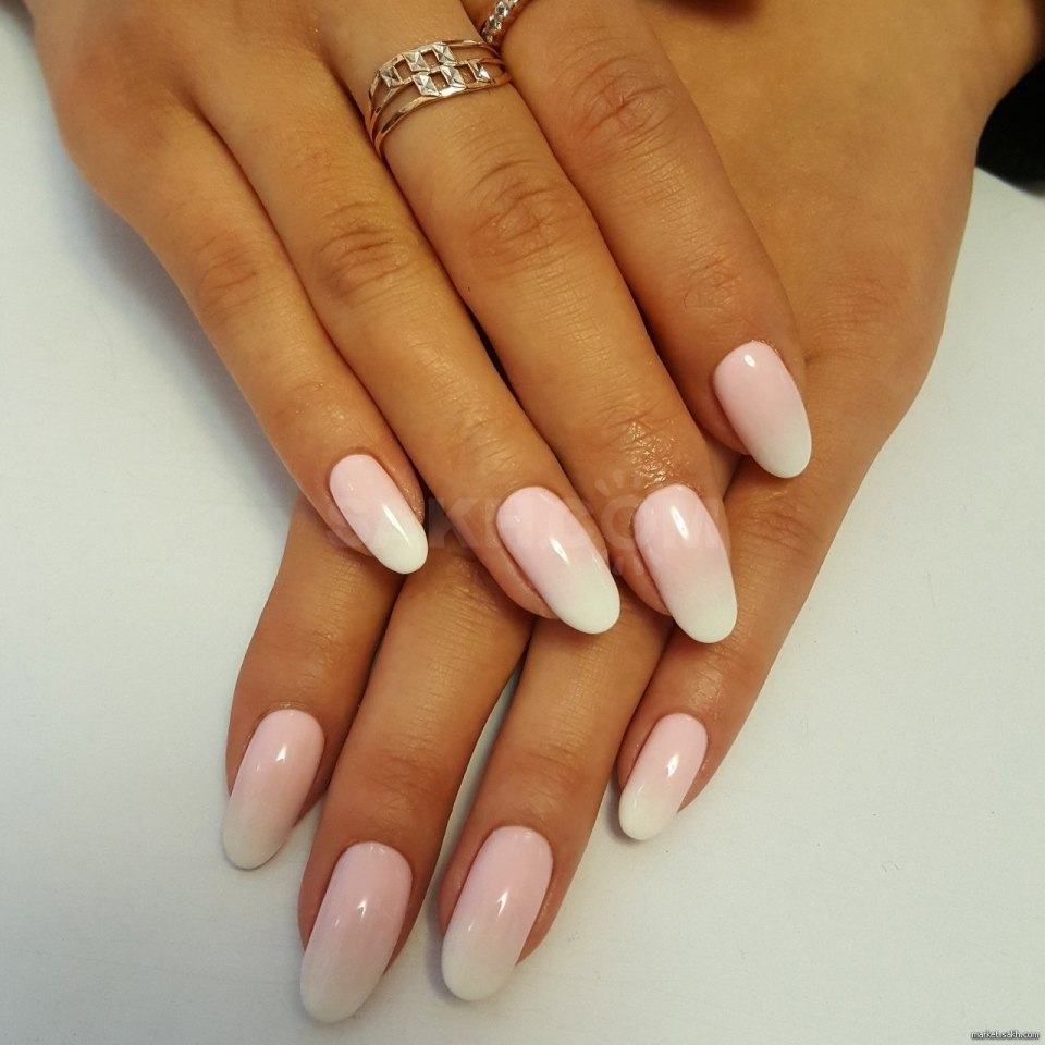 Наращивание ногтей