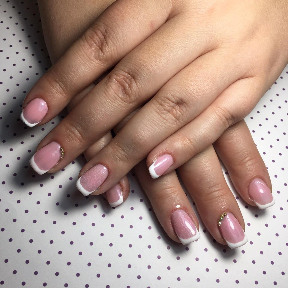 Комбинированный французский маникюр