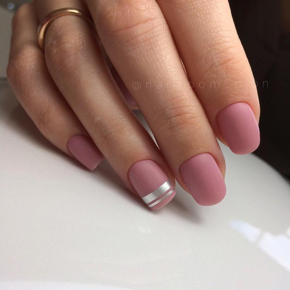 Матовый маникюр на короткие ногти