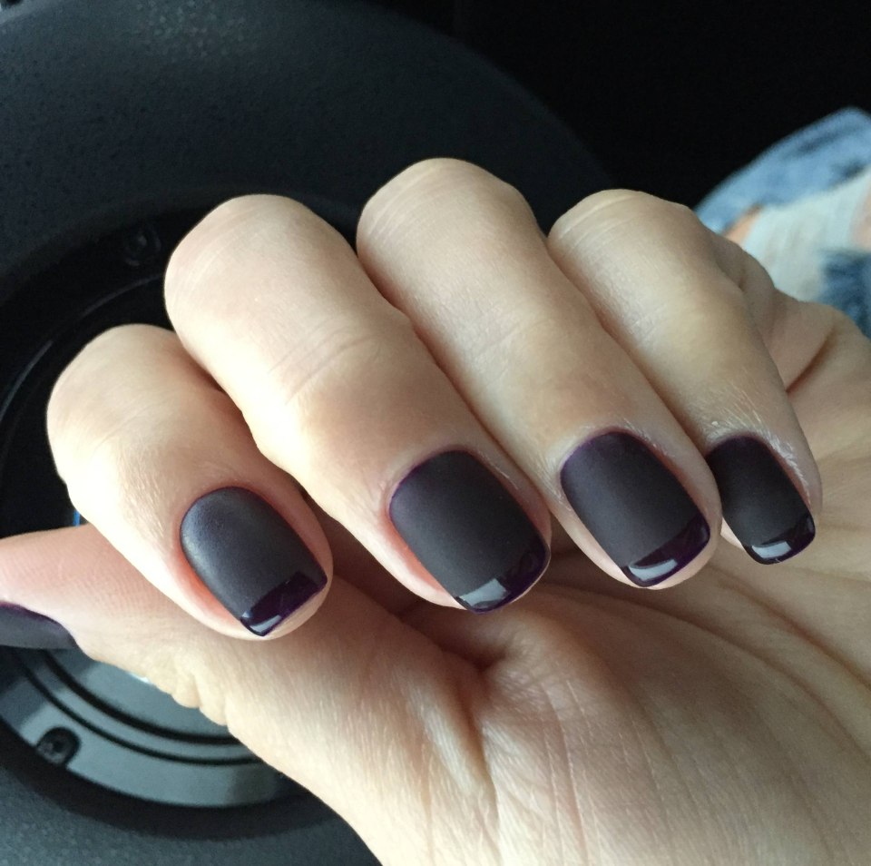 Матово глянцевый маникюр на короткие ногти