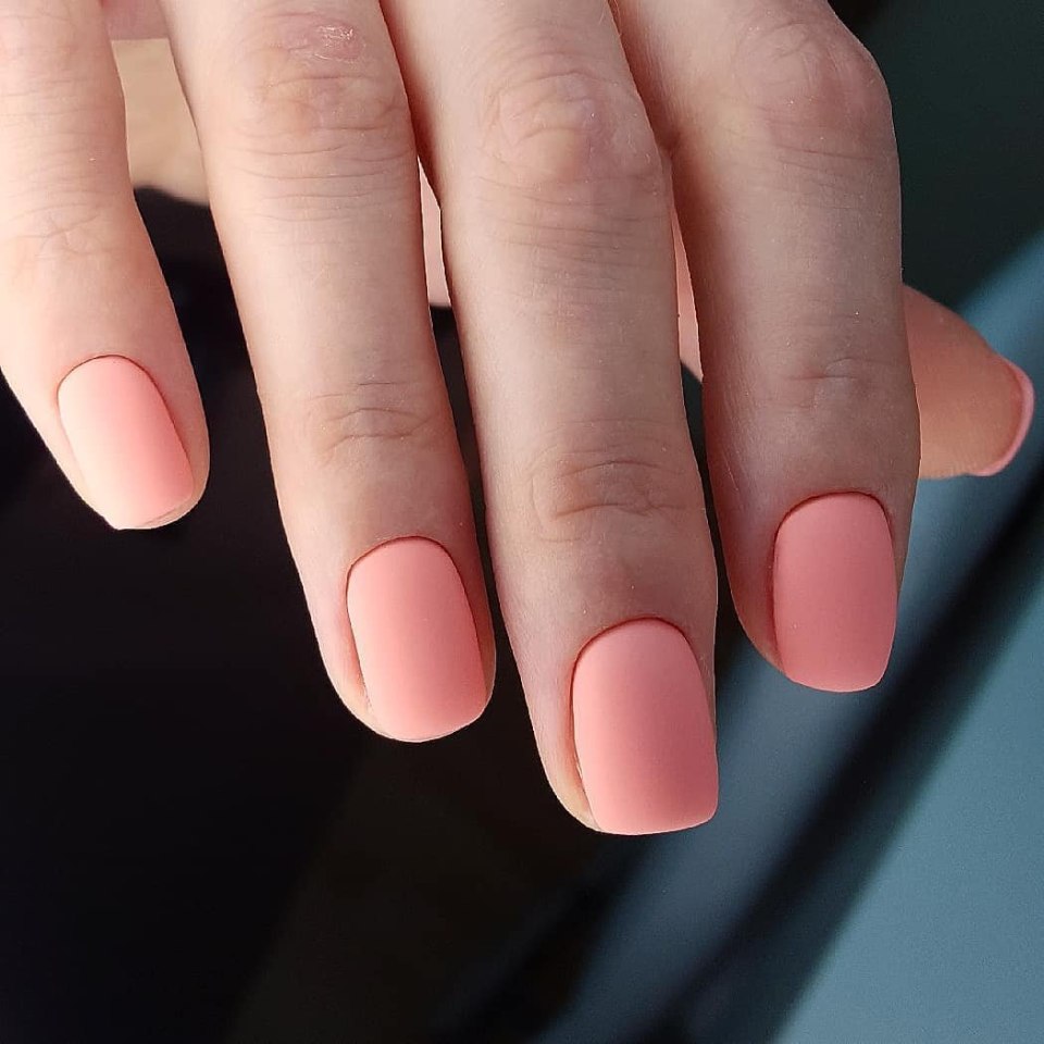 Маникюр шеллак френч Жемчужная втирка