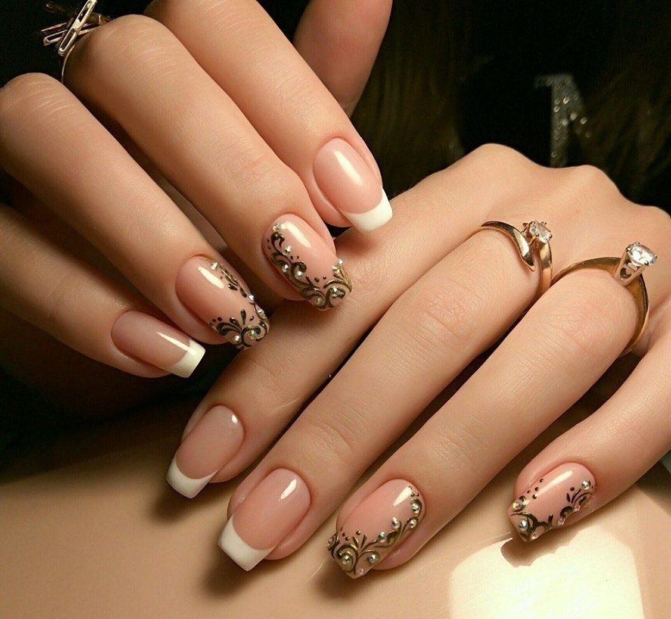 Весенний маникюр на острые ногти