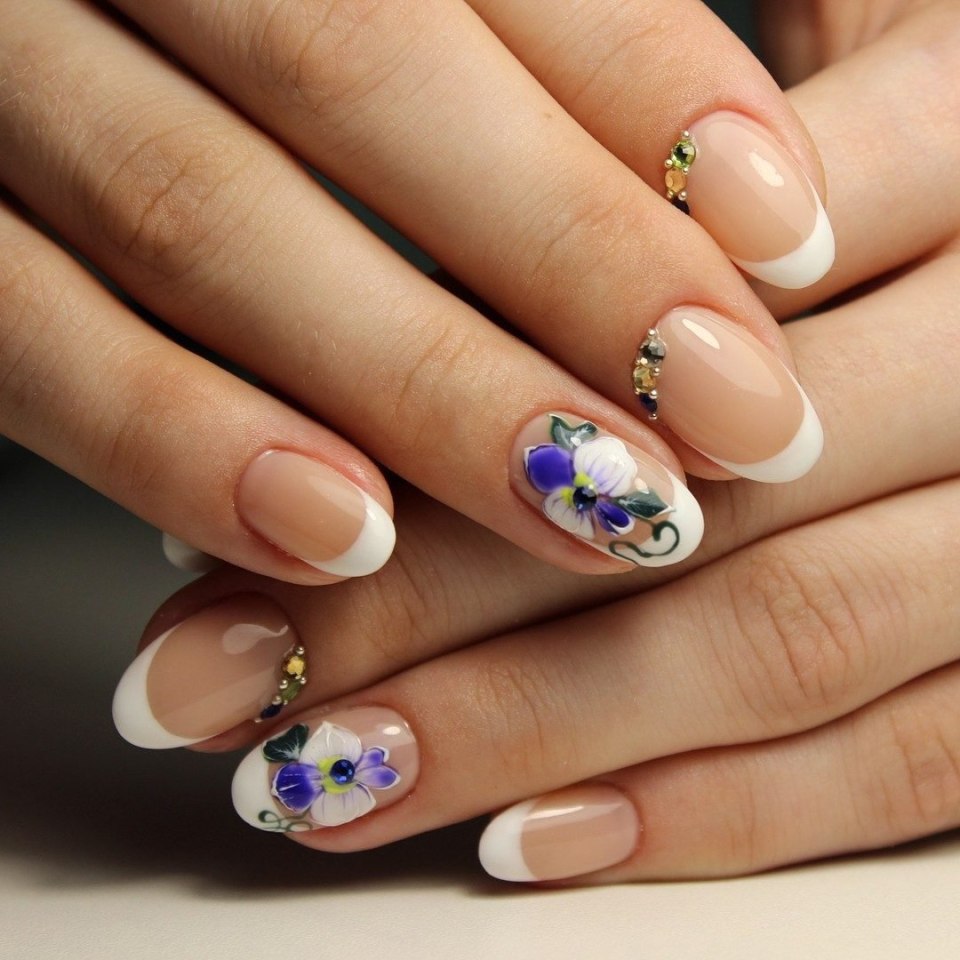 Красивое наращивание ногтей