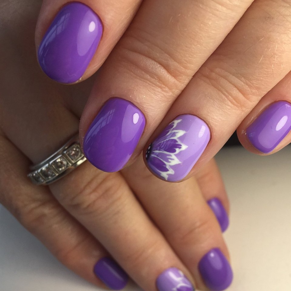 Фиолетовый маникюр