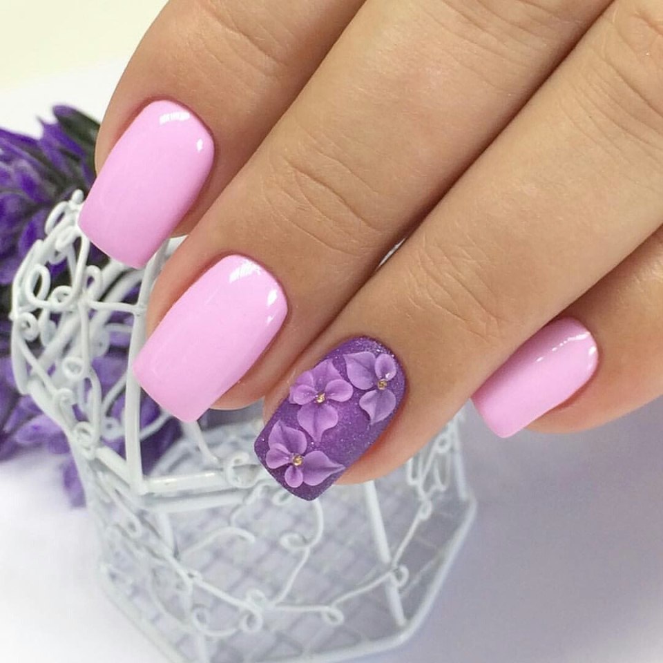Маникюр фиолетовый с розовым